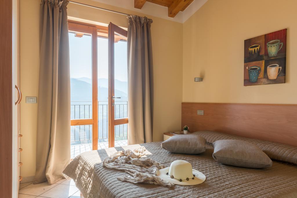 Residence La Berna Tremosine Екстериор снимка